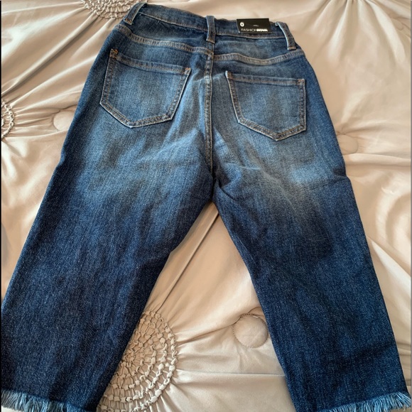 BERMUDA SHORTS || NWT - Picture 4 of 4